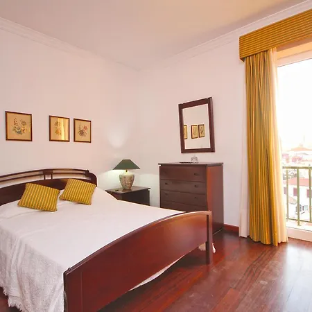 Old Town Sea View Apartment *