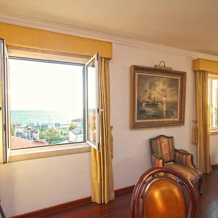 Old Town Sea View Apartment
